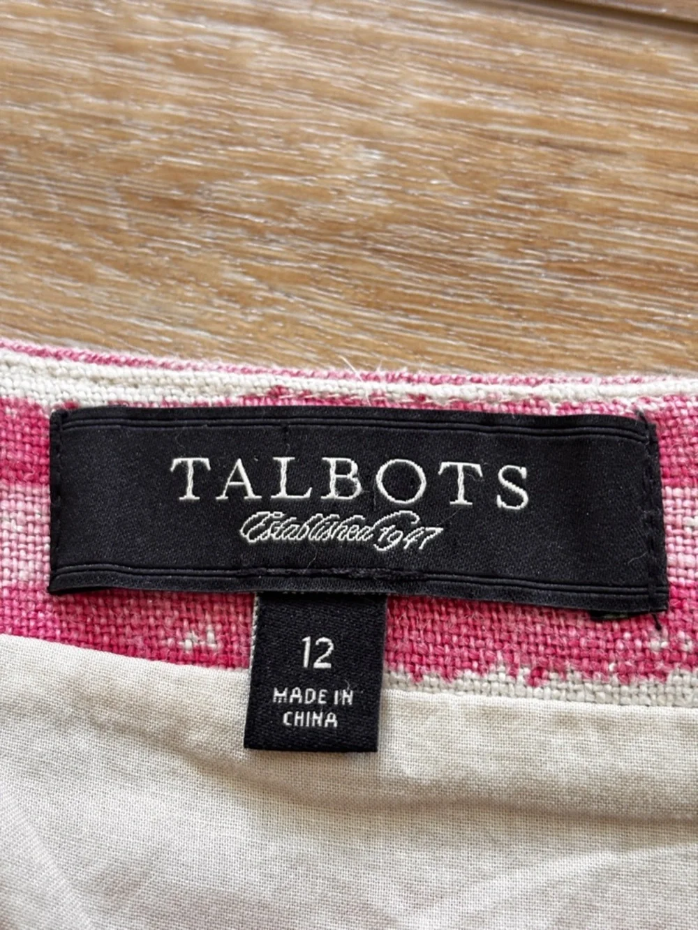 TALBOTS Pencil Skirt Size 12 100% Linen Colorful Striped Fully Lined Preppy